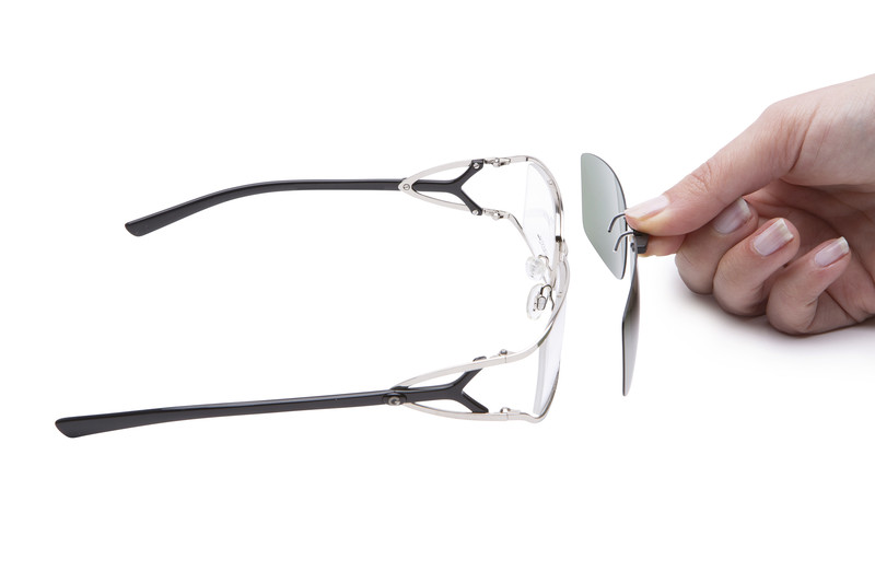 Direct Optic revisite le clip solaire amovible pour lunettes de vue